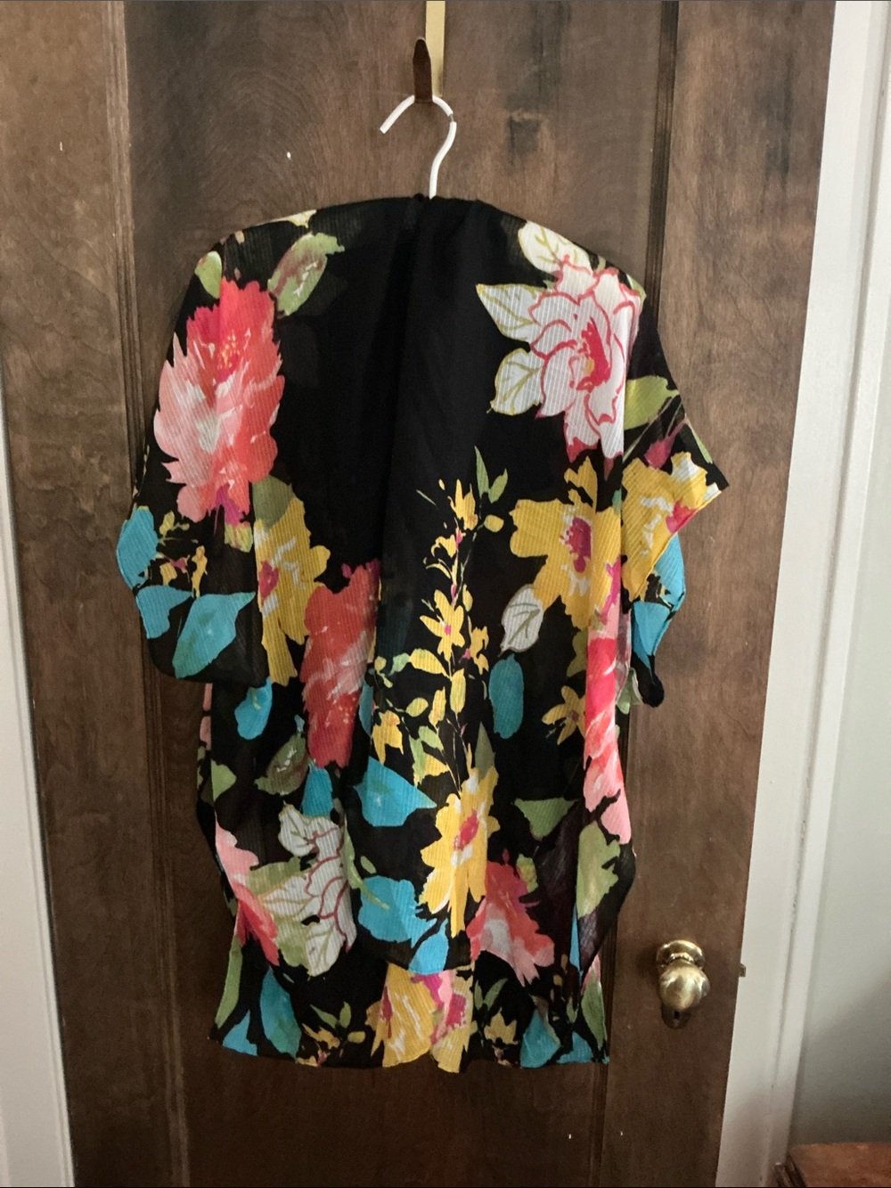 Black Vince Camuto Bohemian Floral Kimono-Style Top with Bright Blooms